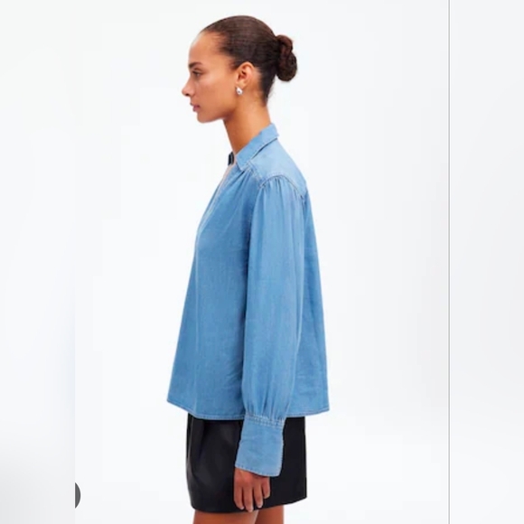 Madewell Chambray Easy Y-Neck Button-Up Denim Shirt in Ritch Wash XS $98 - Picture 4 of 13